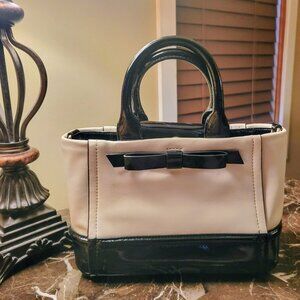 VINTAGE kate Spade Crème fraîche/Onyx Colored Chelsea Park Gigi Satchel